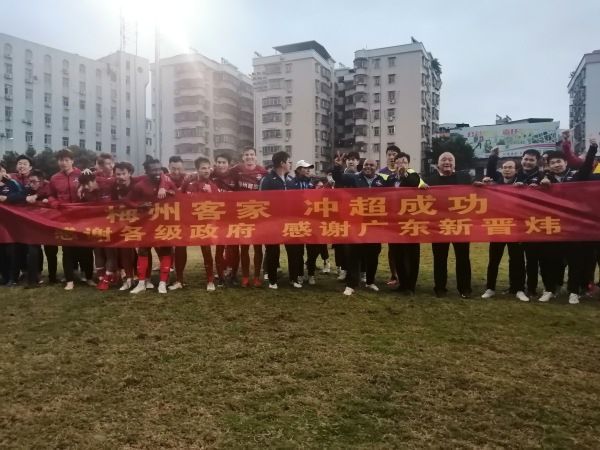 美女扒开尿口让人舔